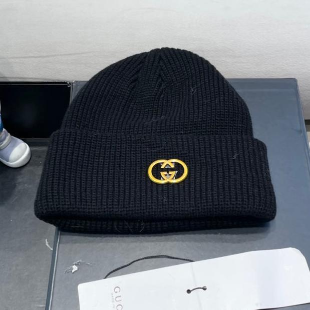 GUCCI BEANIE HAT IN BLACK WOOL 433460