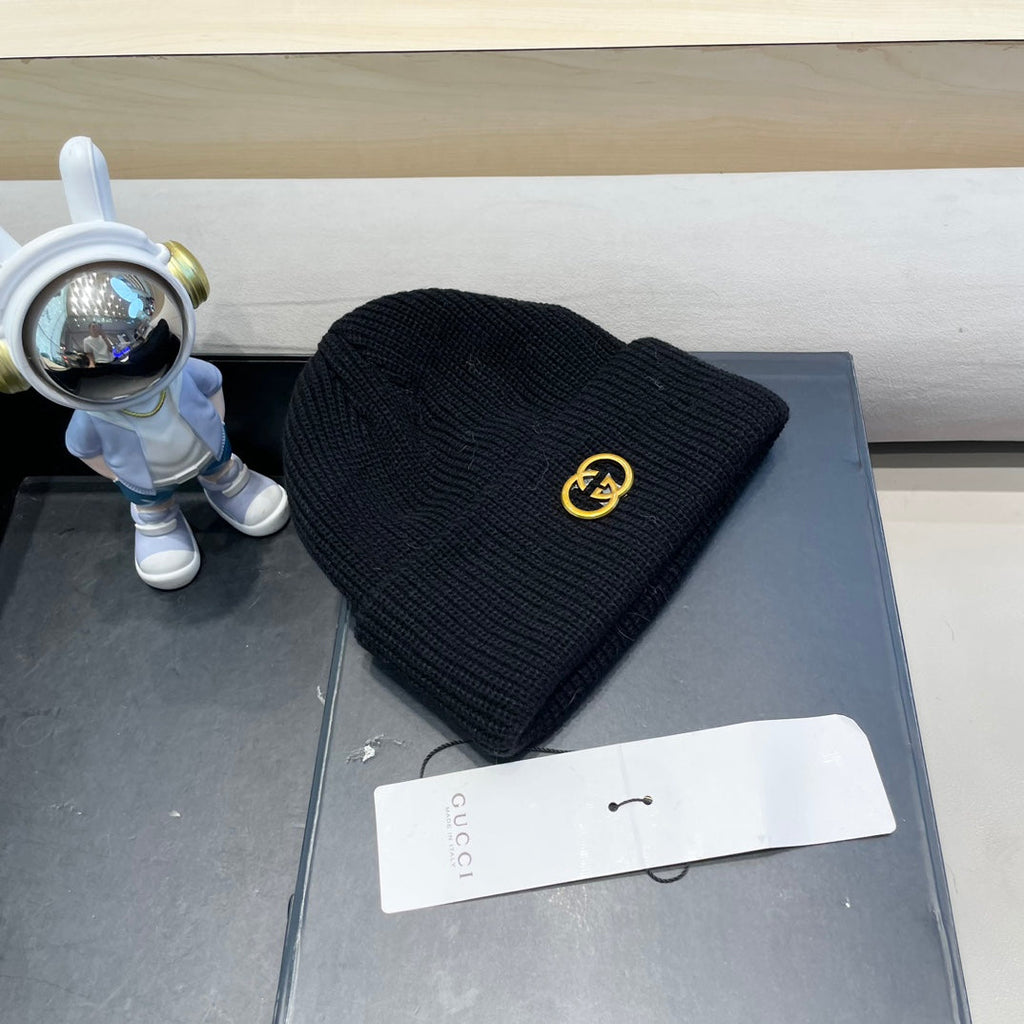 GUCCI BEANIE HAT IN BLACK WOOL 433460