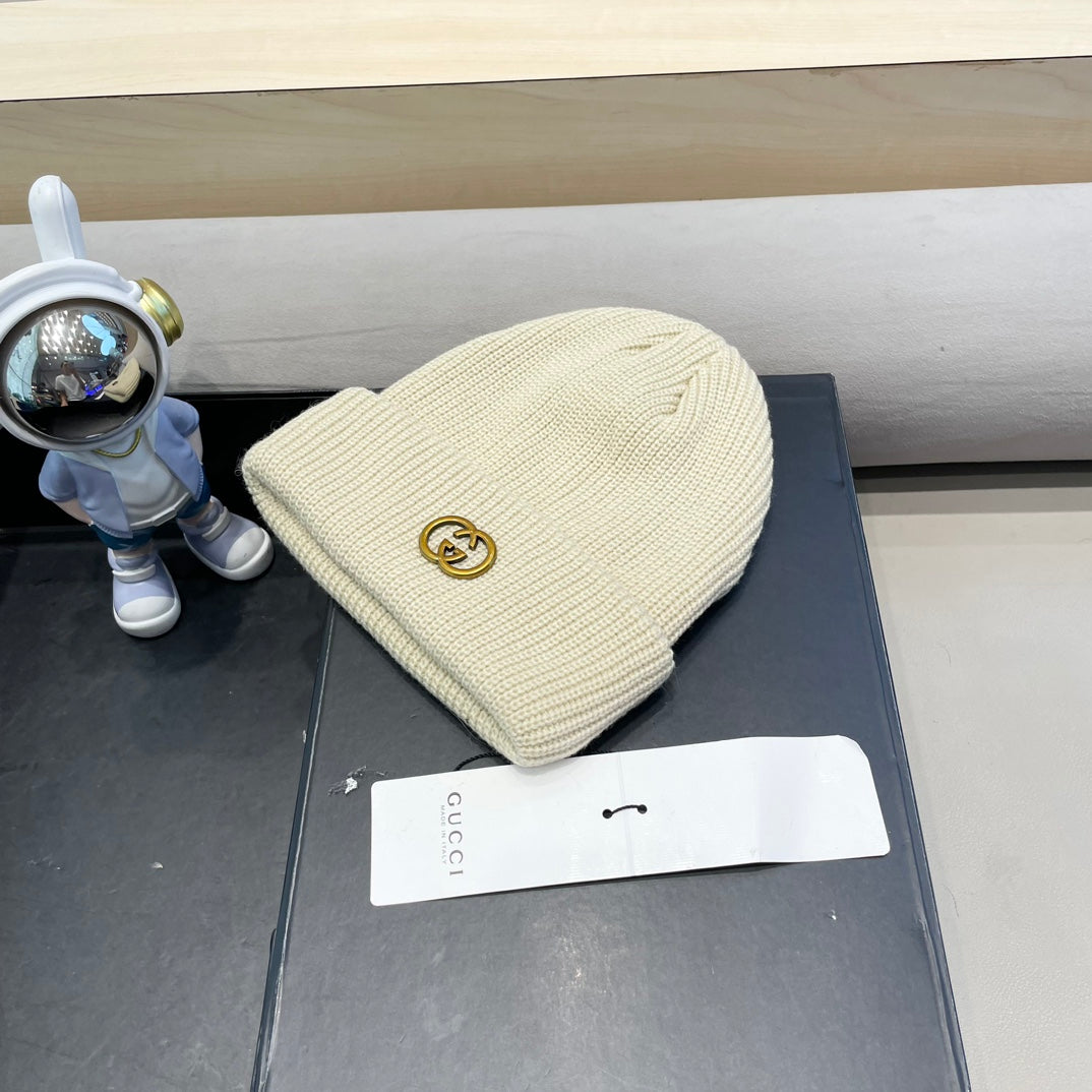 GUCCI BEANIE HAT IN BISQUE BEIGE WOOL 433461