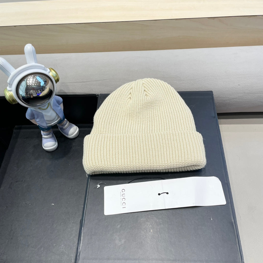 GUCCI BEANIE HAT IN BISQUE BEIGE WOOL 433461