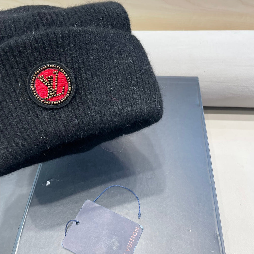 LOUIS VUITTON BEANIE HAT IN BLACK WOOL AND RABBIT FUR 433473