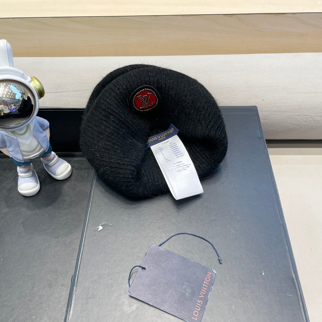 LOUIS VUITTON BEANIE HAT IN BLACK WOOL AND RABBIT FUR 433473