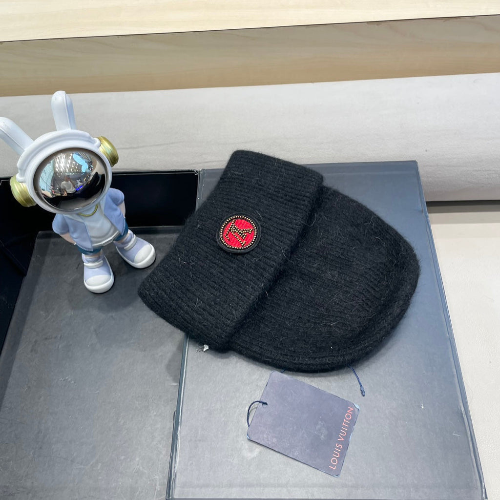 LOUIS VUITTON BEANIE HAT IN BLACK WOOL AND RABBIT FUR 433473