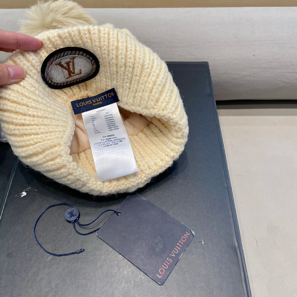 LOUIS VUITTON BEANIE HAT IN BEIGE WOOL 433484