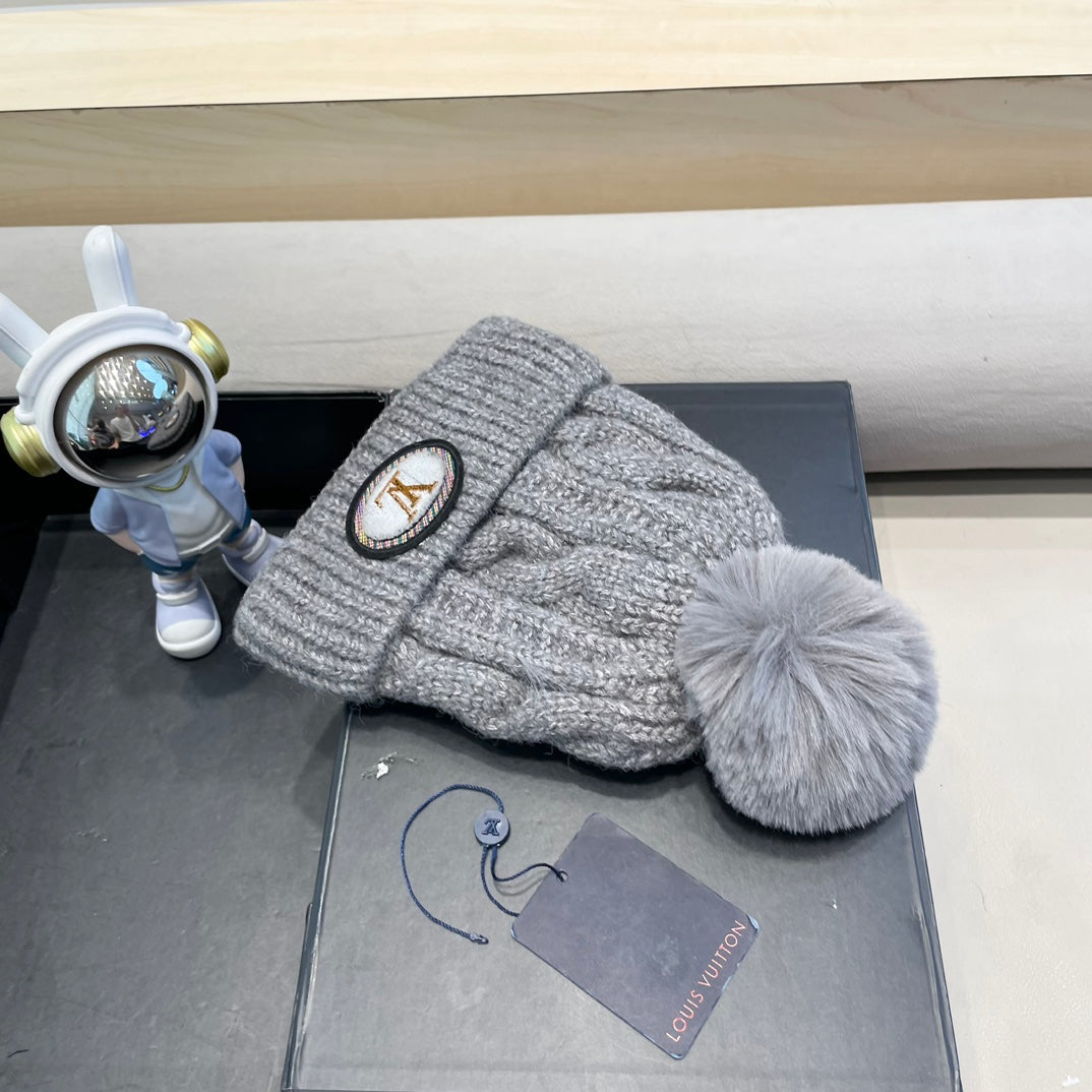 LOUIS VUITTON BEANIE HAT IN GRAY WOOL 433485