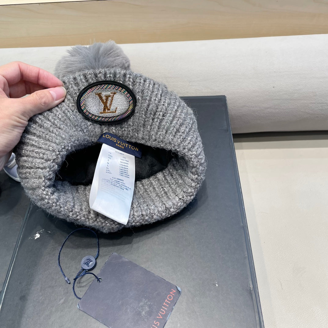 LOUIS VUITTON BEANIE HAT IN GRAY WOOL 433485