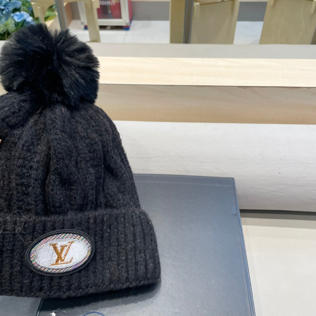 LOUIS VUITTON BEANIE HAT IN BLACK WOOL 433486