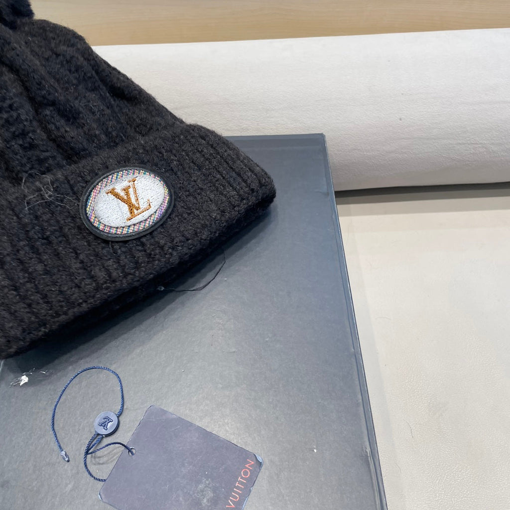 LOUIS VUITTON BEANIE HAT IN BLACK WOOL 433486