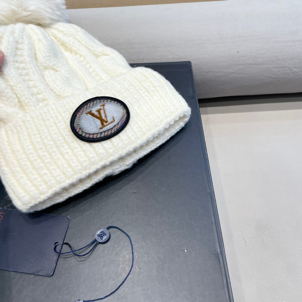 LOUIS VUITTON BEANIE HAT IN WHITE WOOL 433487