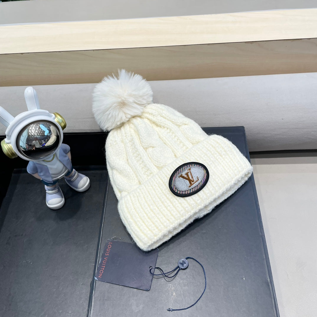 LOUIS VUITTON BEANIE HAT IN WHITE WOOL 433487
