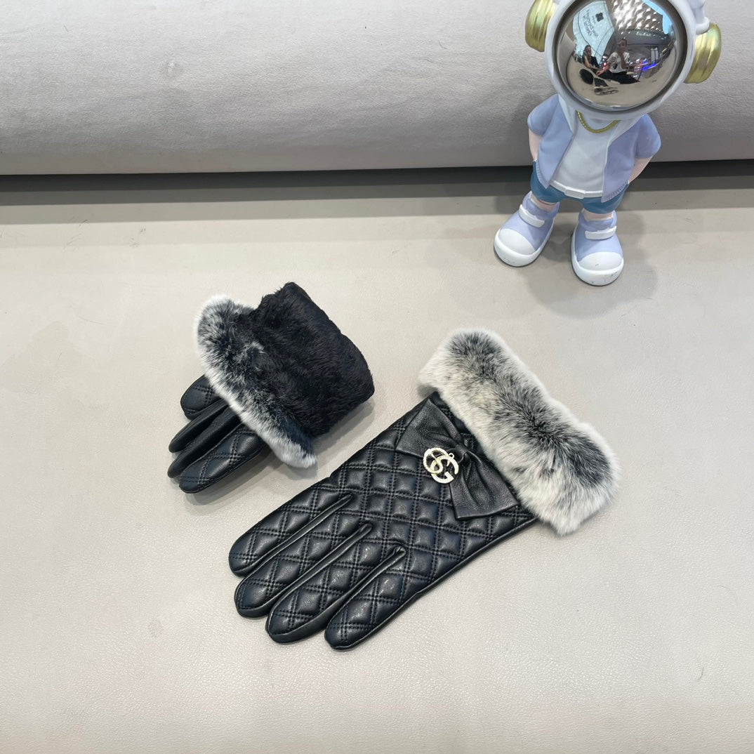 GUCCI GLOVES WITH BOW IN BLACK LAMBSKIN AND RABBIT FUR 432556