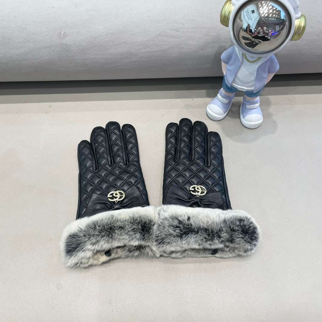 GUCCI GLOVES WITH BOW IN BLACK LAMBSKIN AND RABBIT FUR 432556