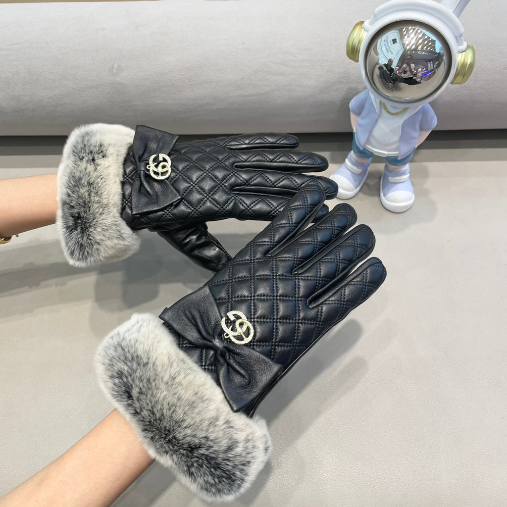 GUCCI GLOVES WITH BOW IN BLACK LAMBSKIN AND RABBIT FUR 432556