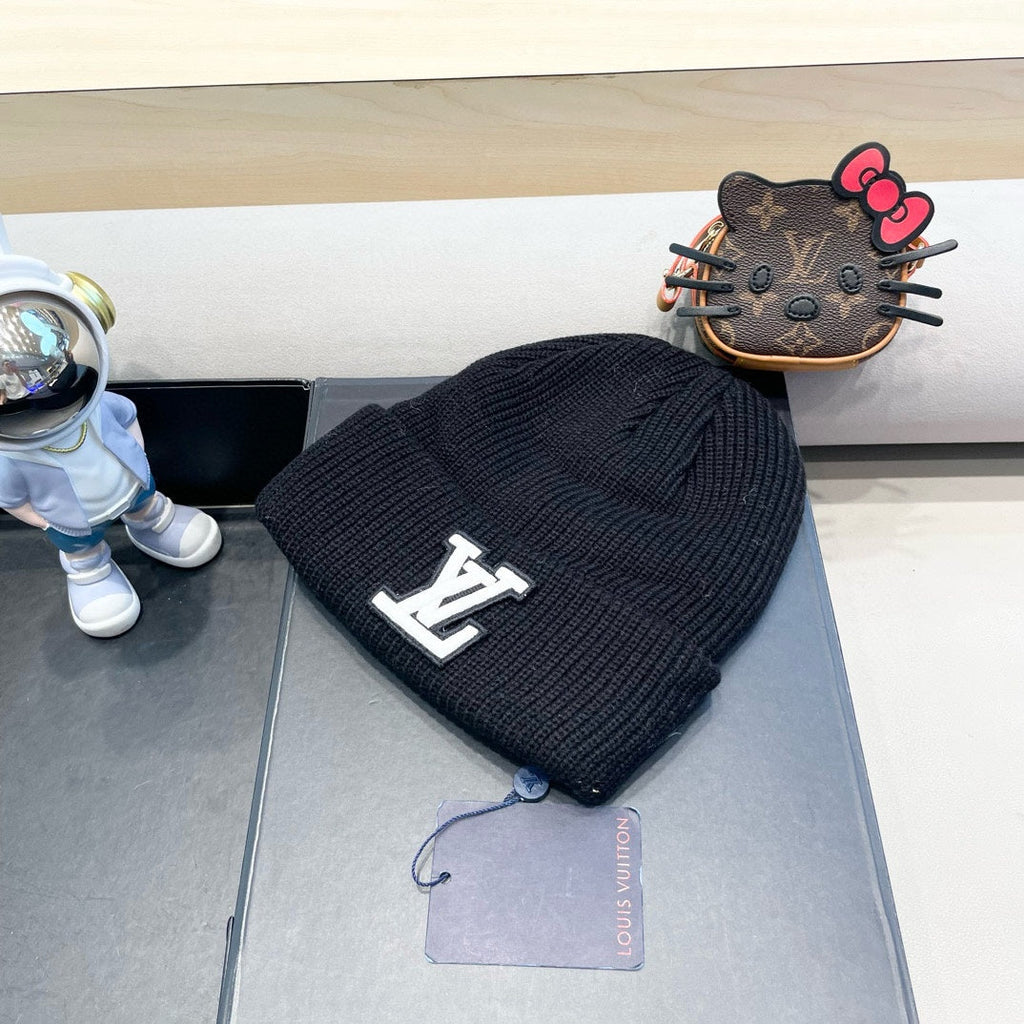 LOUIS VUITTON BEANIE HAT IN BLACK WOOL 435027