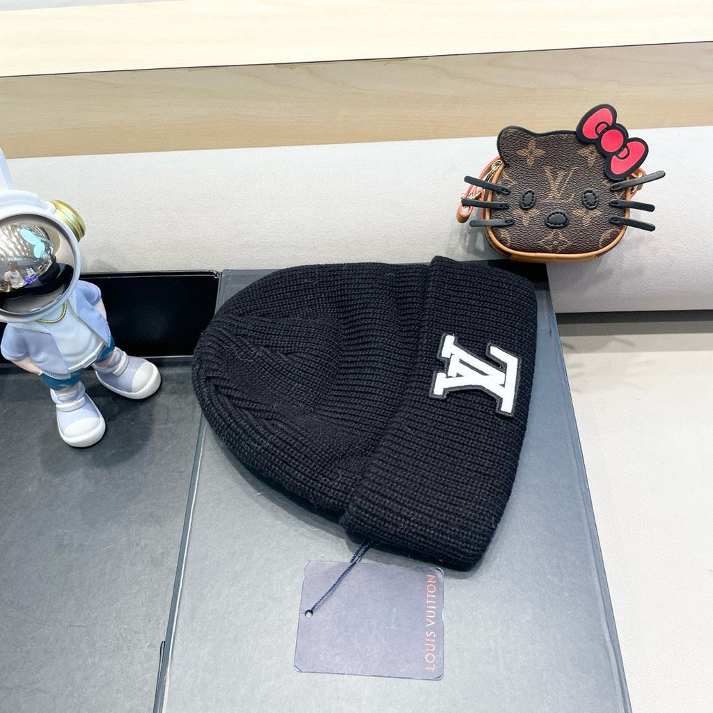LOUIS VUITTON BEANIE HAT IN BLACK WOOL 435027