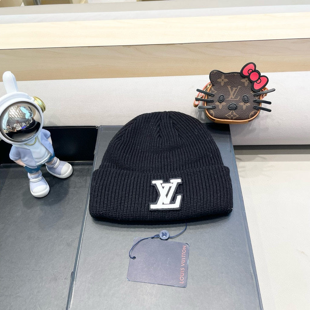 LOUIS VUITTON BEANIE HAT IN BLACK WOOL 435027
