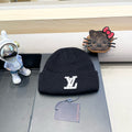 LOUIS VUITTON BEANIE HAT IN BLACK WOOL 435027