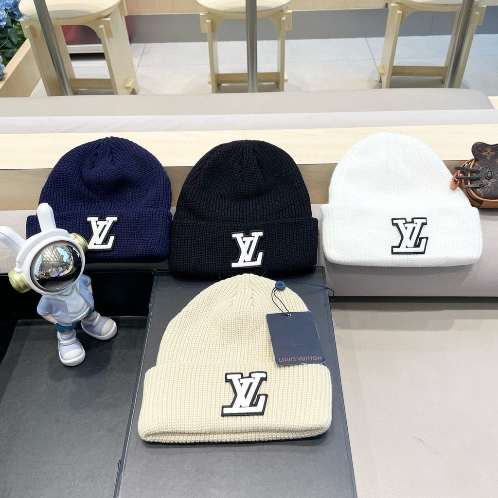LOUIS VUITTON BEANIE HAT IN WHITE WOOL 435029