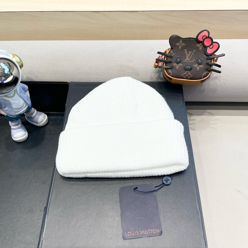 LOUIS VUITTON BEANIE HAT IN WHITE WOOL 435029