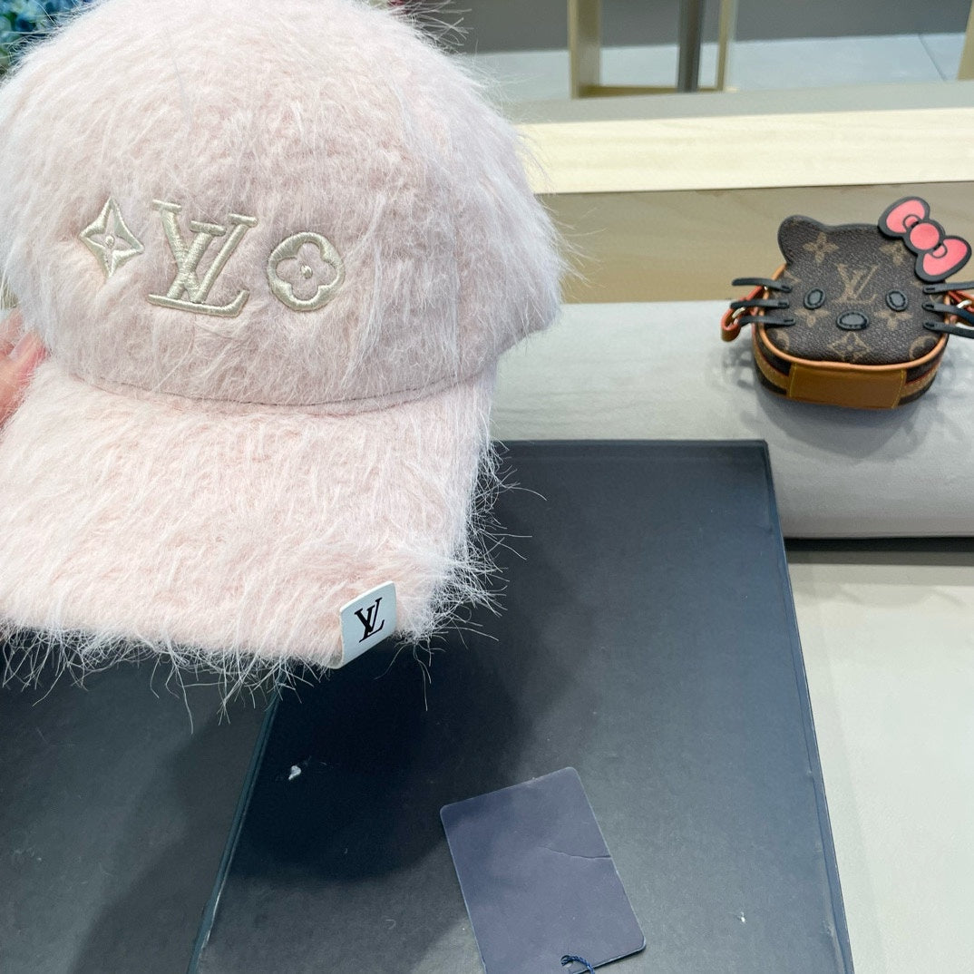 LOUIS VUITTON BASEBALL CAP IN PASTEL PINK RABBIT FUR 434934