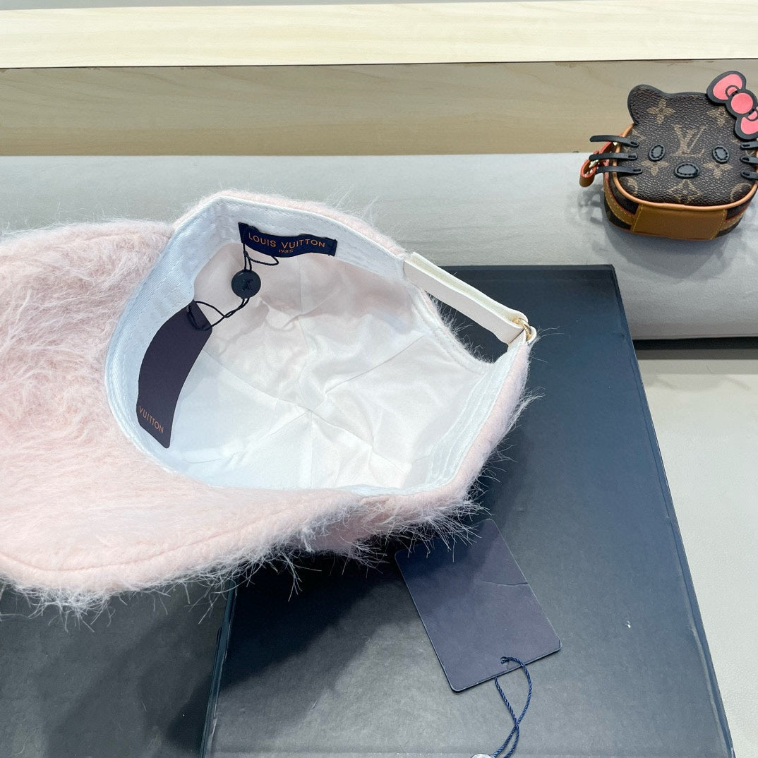 LOUIS VUITTON BASEBALL CAP IN PASTEL PINK RABBIT FUR 434934