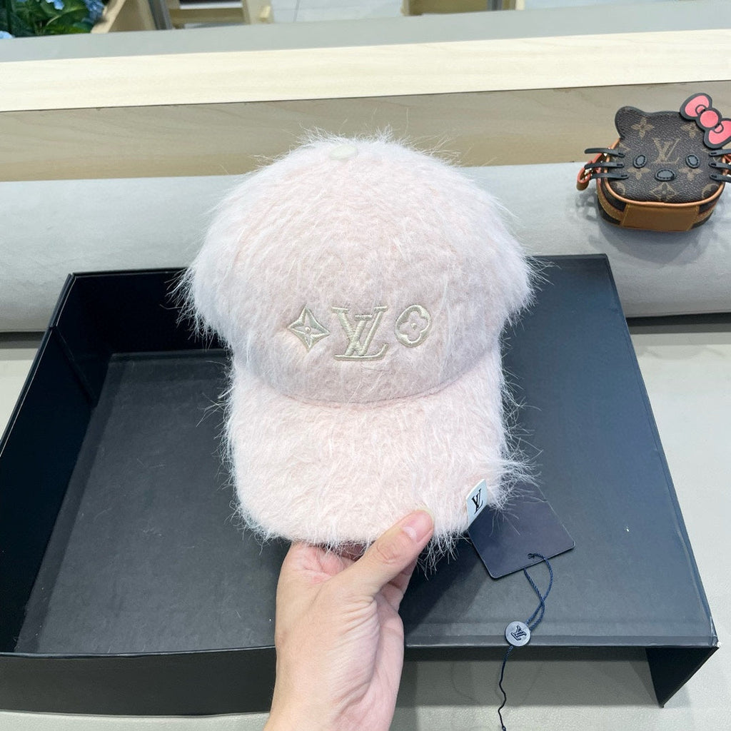 LOUIS VUITTON BASEBALL CAP IN PASTEL PINK RABBIT FUR 434934