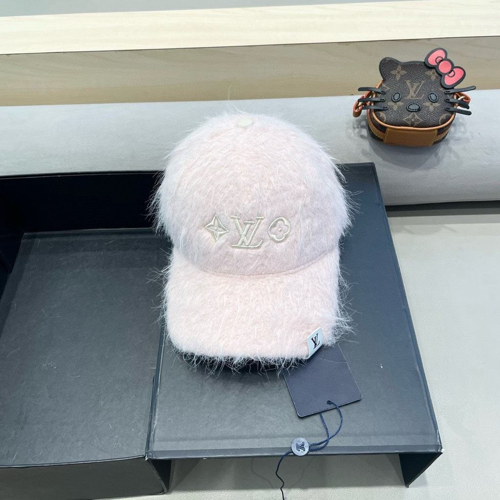 LOUIS VUITTON BASEBALL CAP IN PASTEL PINK RABBIT FUR 434934