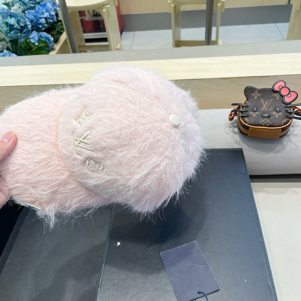 LOUIS VUITTON BASEBALL CAP IN PASTEL PINK RABBIT FUR 434934