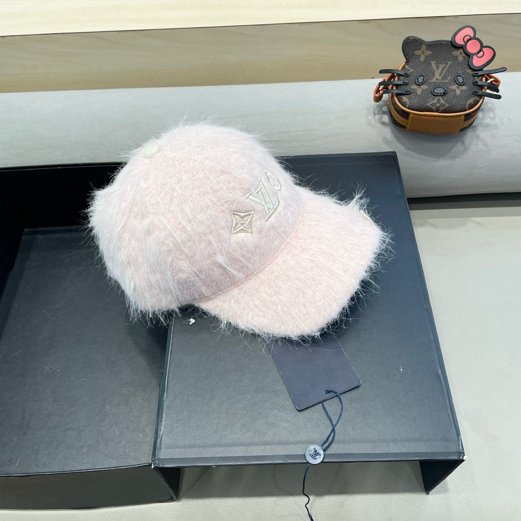 LOUIS VUITTON BASEBALL CAP IN PASTEL PINK RABBIT FUR 434934