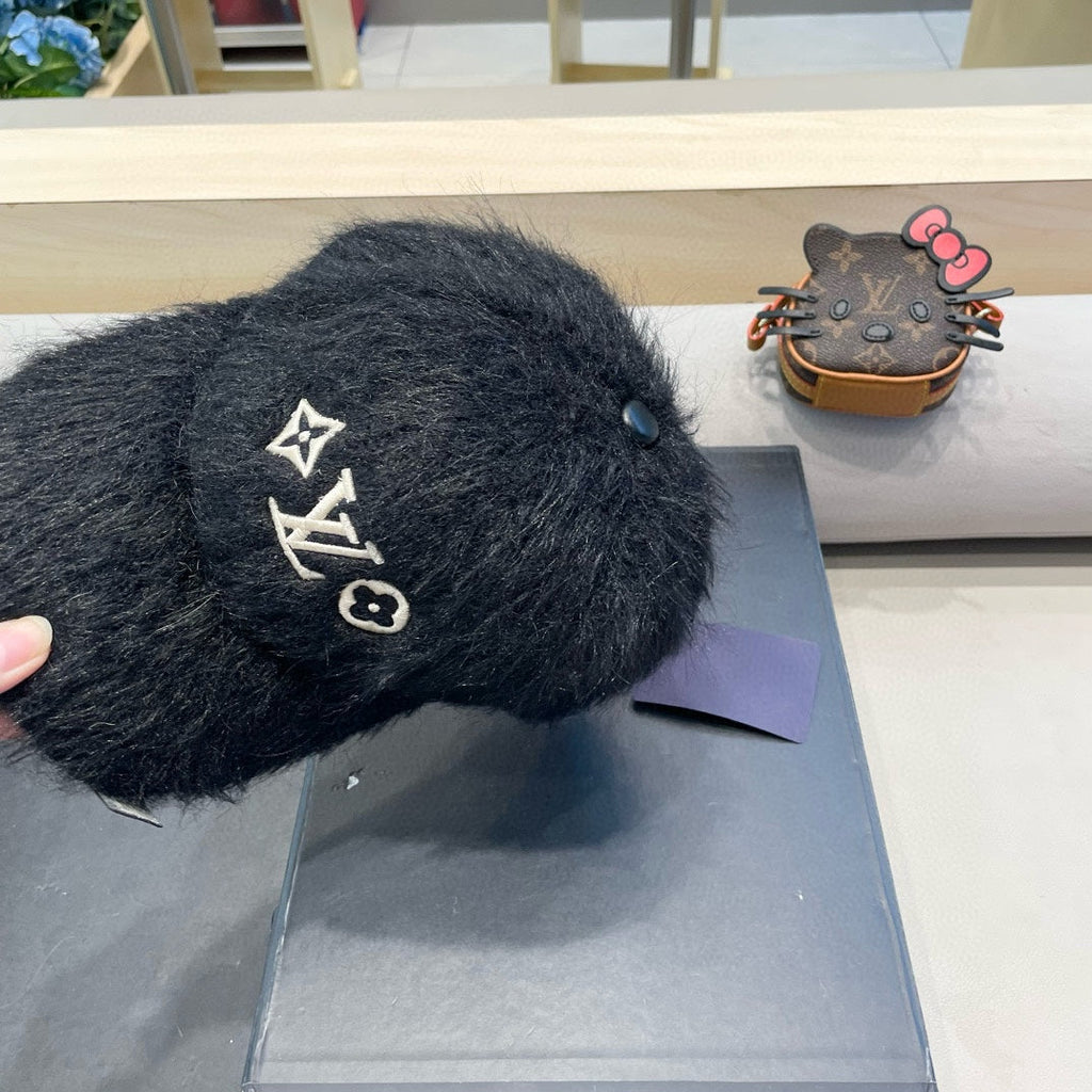 LOUIS VUITTON BASEBALL CAP IN BLACK RABBIT FUR 434936
