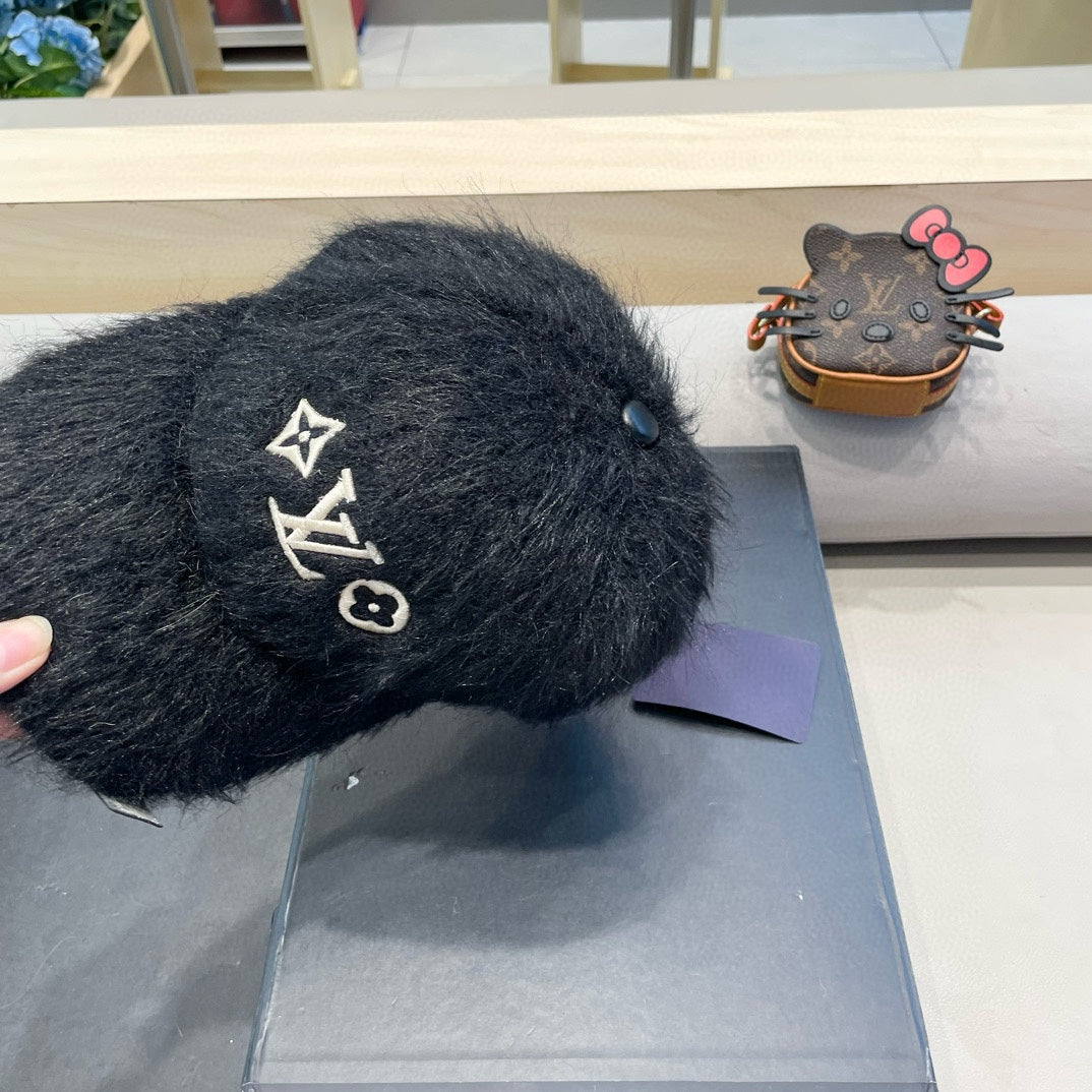 LOUIS VUITTON BASEBALL CAP IN BLACK RABBIT FUR 434936