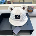 LOUIS VUITTON BUCKET HAT IN WHITE WOOL AND LAMB FUR 434940