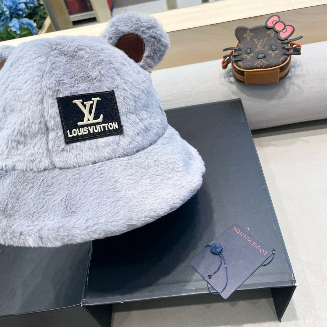 LOUIS VUITTON BUCKET HAT IN BEAU BLUE WOOL AND LAMB FUR 434941