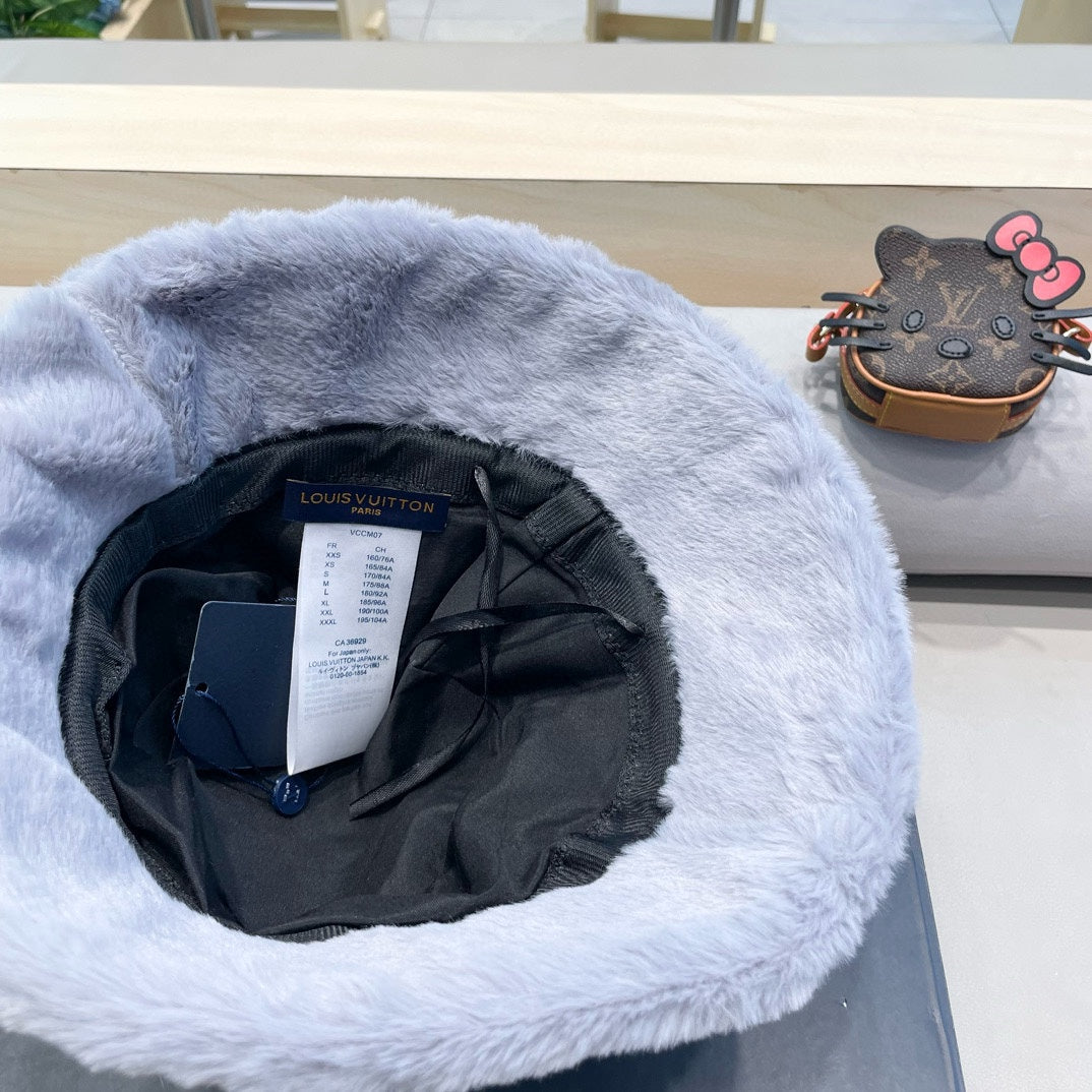 LOUIS VUITTON BUCKET HAT IN BEAU BLUE WOOL AND LAMB FUR 434941