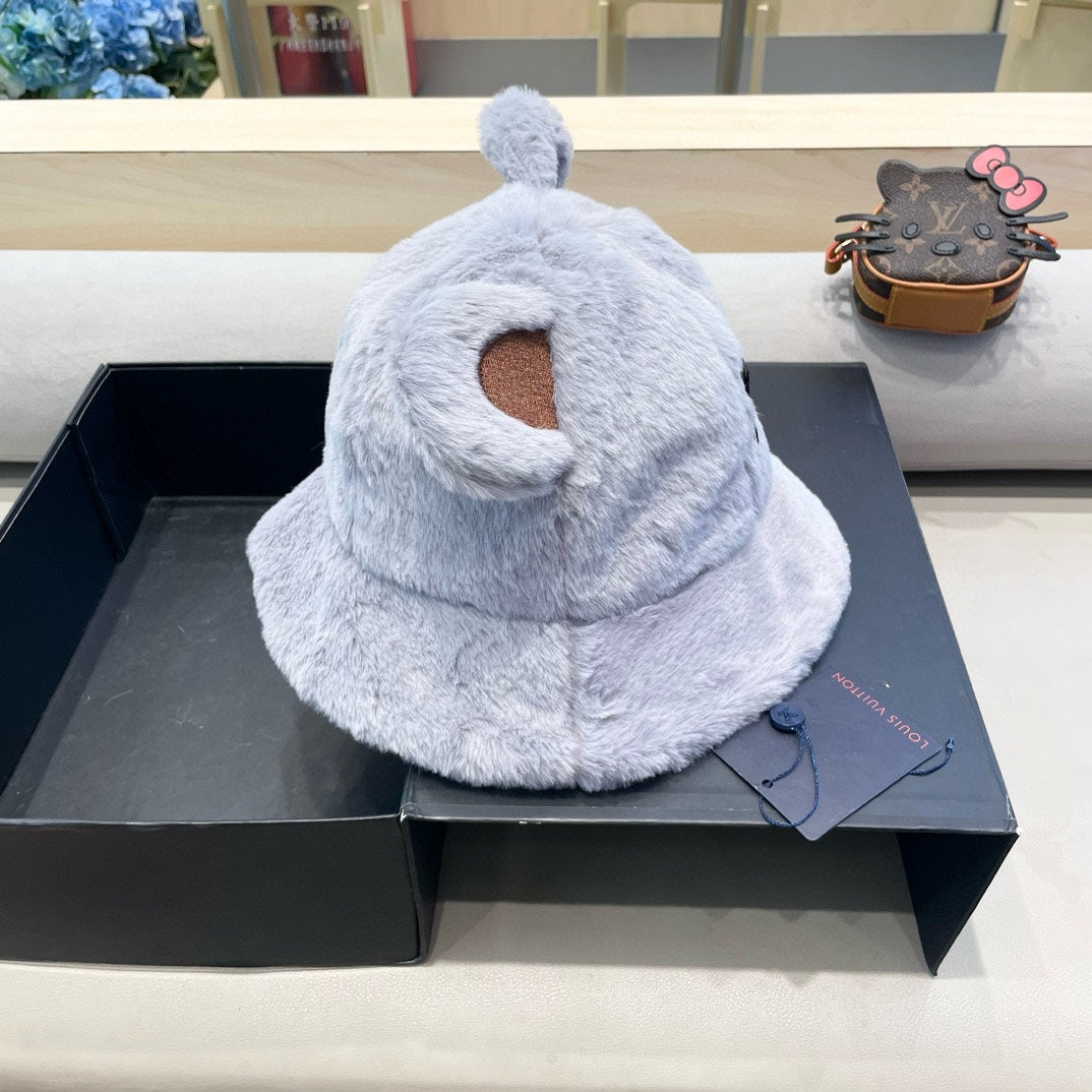 LOUIS VUITTON BUCKET HAT IN BEAU BLUE WOOL AND LAMB FUR 434941