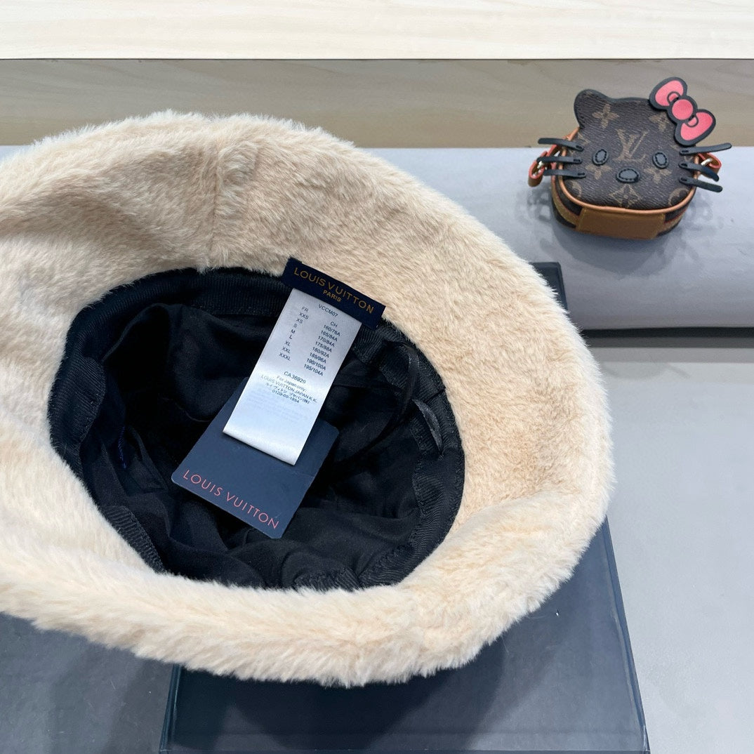 LOUIS VUITTON BUCKET HAT IN BEIGE WOOL AND LAMB FUR 434942