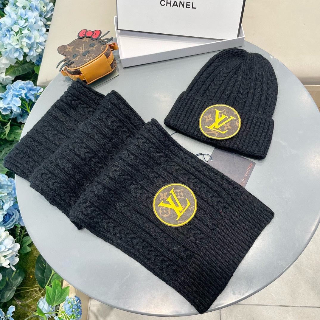 LOUIS VUITTON SET SCARF AND HAT IN BLACK WOOL 434610