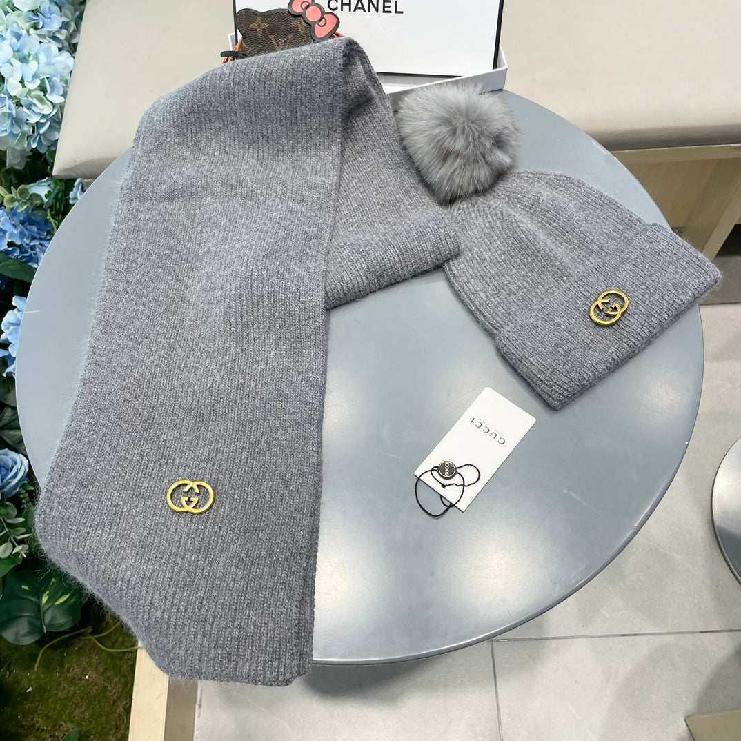 GUCCI SET SCARF AND HAT IN DOVE GRAY CASHMERE 436241