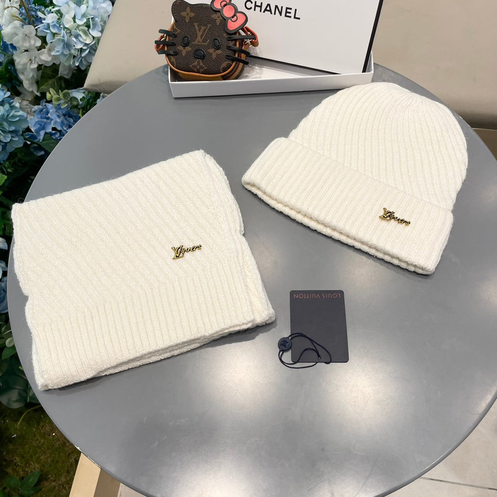 LOUIS VUITTON SET SCARF AND HAT IN WHITE WOOL 436223