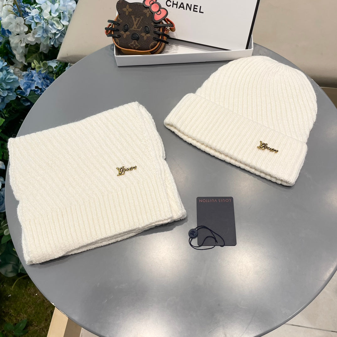 LOUIS VUITTON SET SCARF AND HAT IN WHITE WOOL 436223