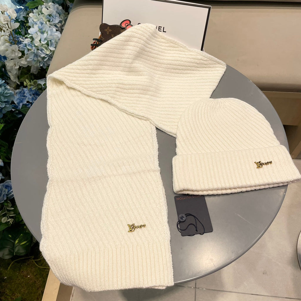 LOUIS VUITTON SET SCARF AND HAT IN WHITE WOOL 436223