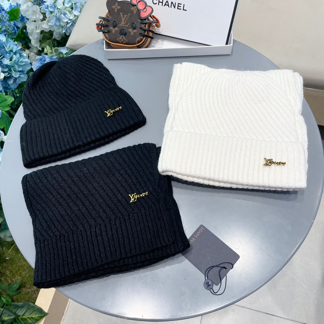 LOUIS VUITTON SET SCARF AND HAT IN WHITE WOOL 436223