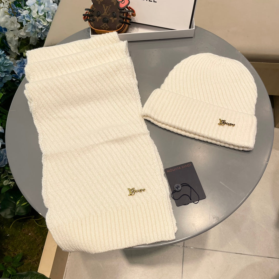 LOUIS VUITTON SET SCARF AND HAT IN WHITE WOOL 436223