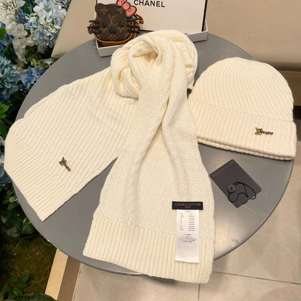 LOUIS VUITTON SET SCARF AND HAT IN WHITE WOOL 436223