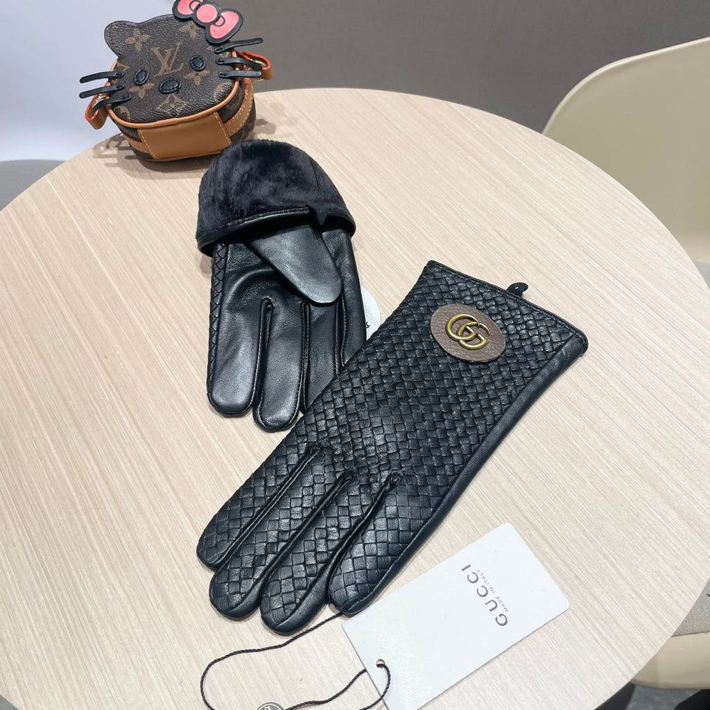 GUCCI COUPLE GLOVES IN BLACK LAMBSKIN 439093