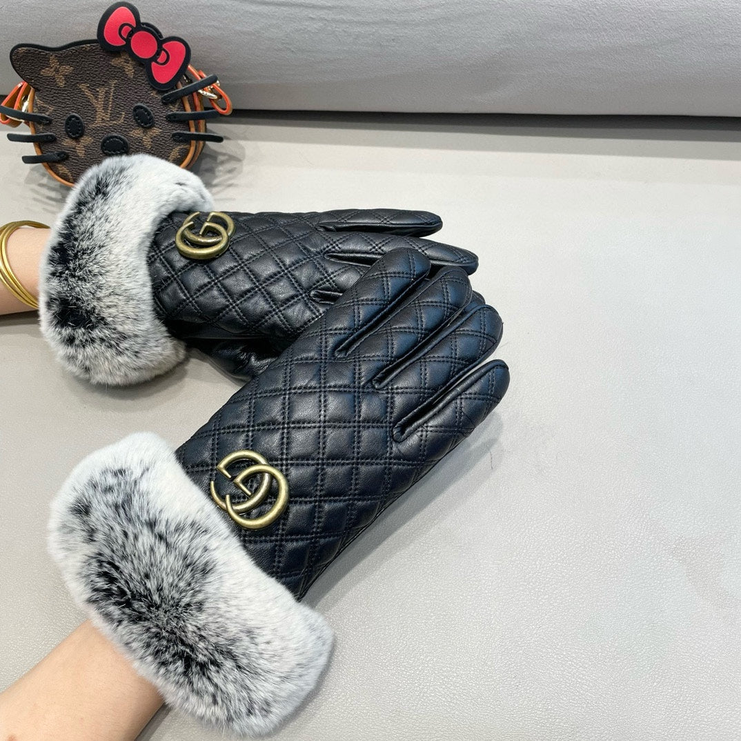 GUCCI TOUCHSCREEN GLOVES IN BLACK RABBIT FUR AND LAMBSKIN 444433