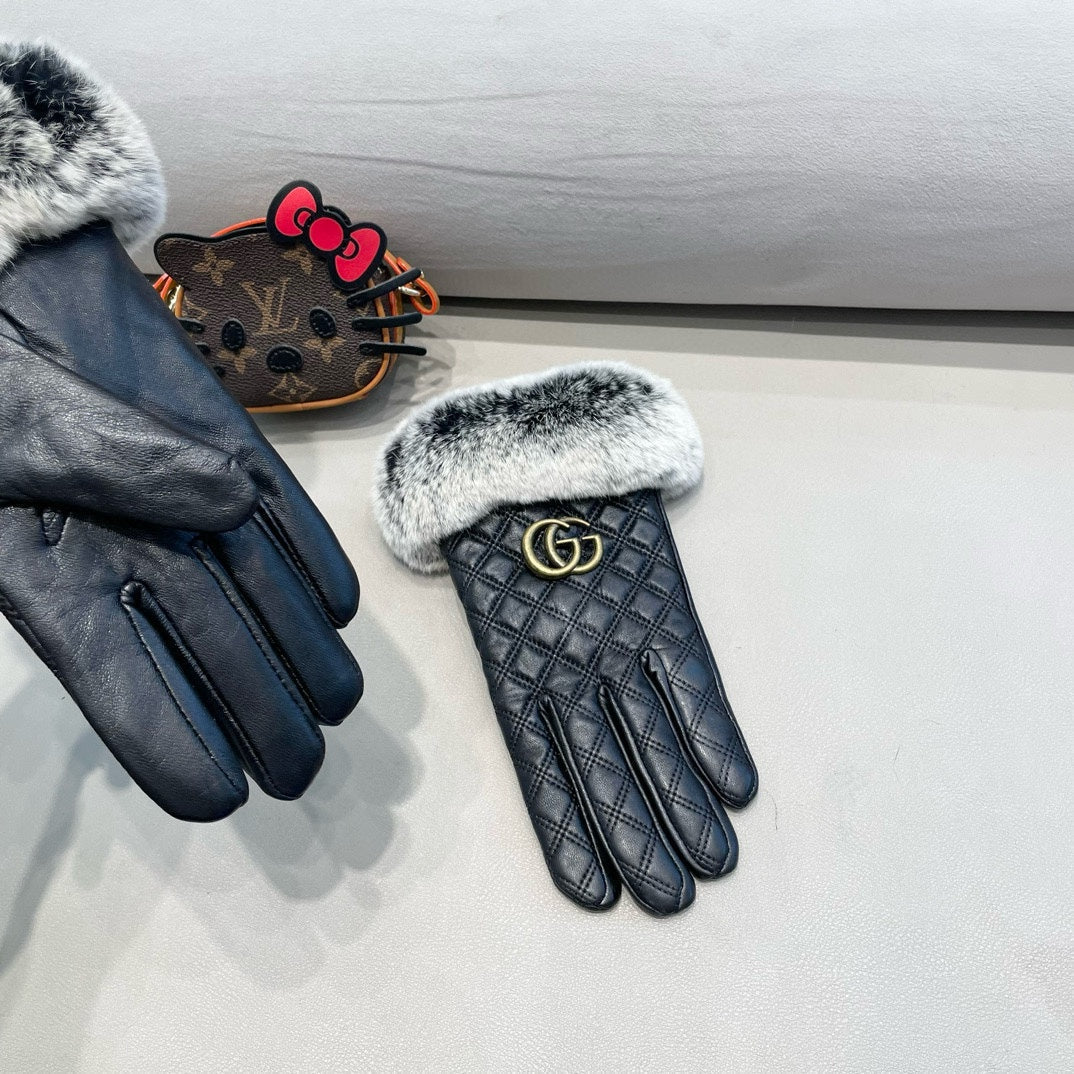 GUCCI TOUCHSCREEN GLOVES IN BLACK RABBIT FUR AND LAMBSKIN 444433