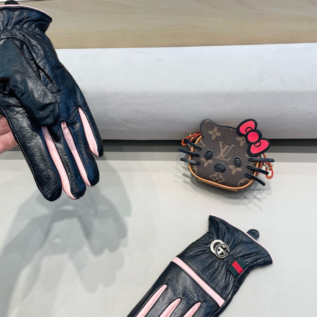 GUCCI GLOVES IN BLACK MIX LIGHT PINK DEERSKIN AND FLEECE LINING 462400