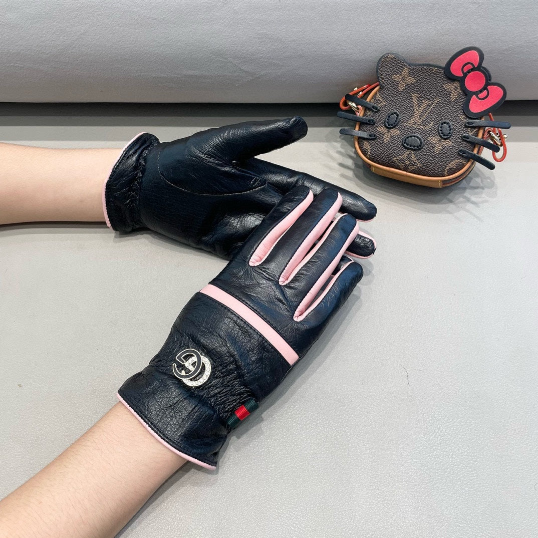 GUCCI GLOVES IN BLACK MIX LIGHT PINK DEERSKIN AND FLEECE LINING 462400