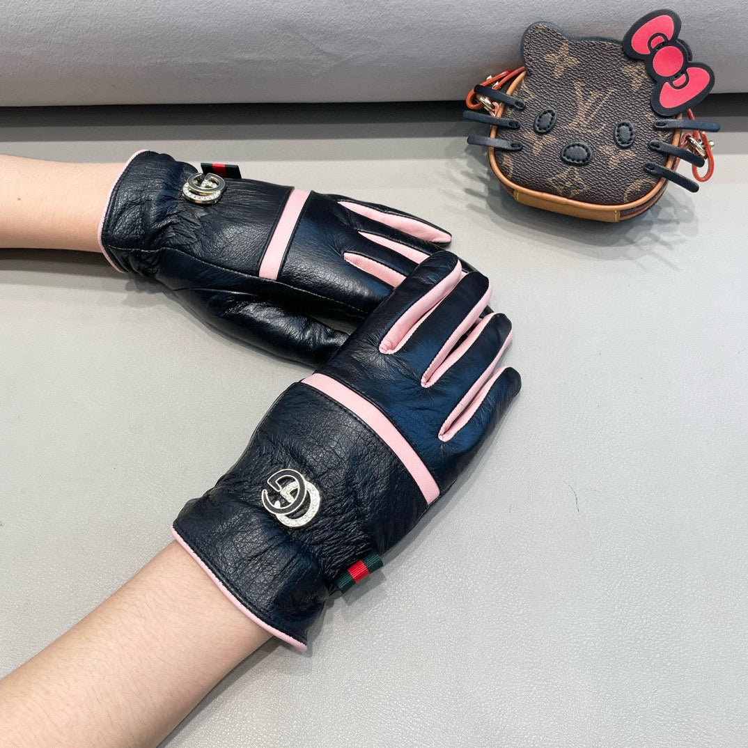 GUCCI GLOVES IN BLACK MIX LIGHT PINK DEERSKIN AND FLEECE LINING 462400